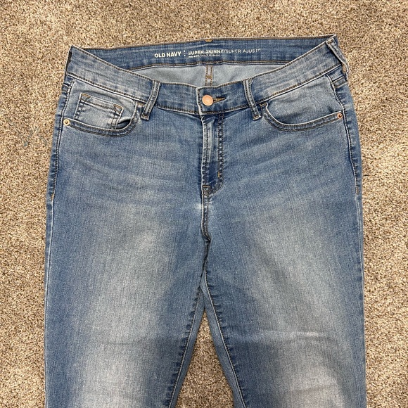 Old Navy Super Skinny Mid Rise Jeans - Picture 3 of 11